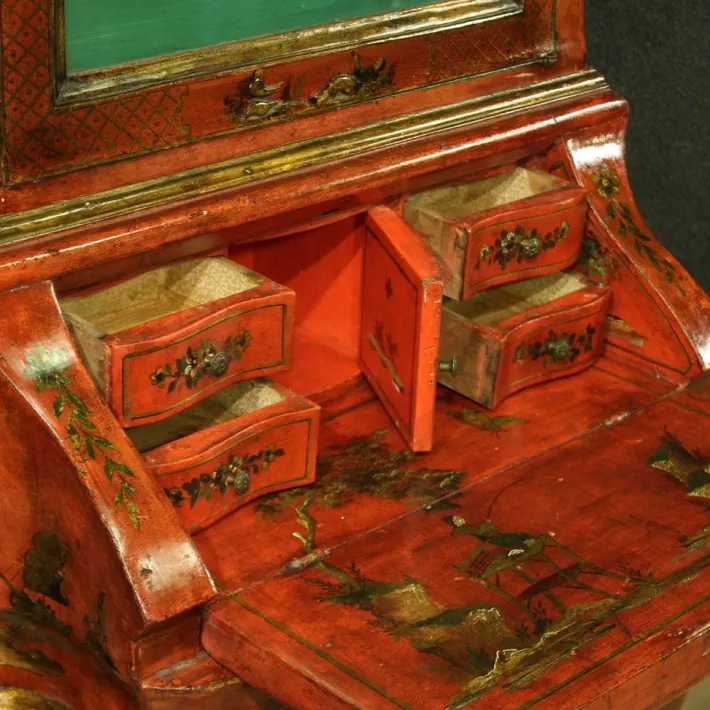 Pamono Venetian Lacquered and Gilded Chinoiserie Trumeau, 1940 Sale
