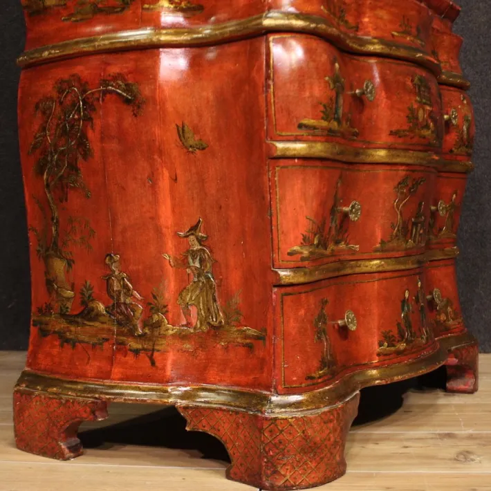 Pamono Venetian Lacquered and Gilded Chinoiserie Trumeau, 1940 Sale