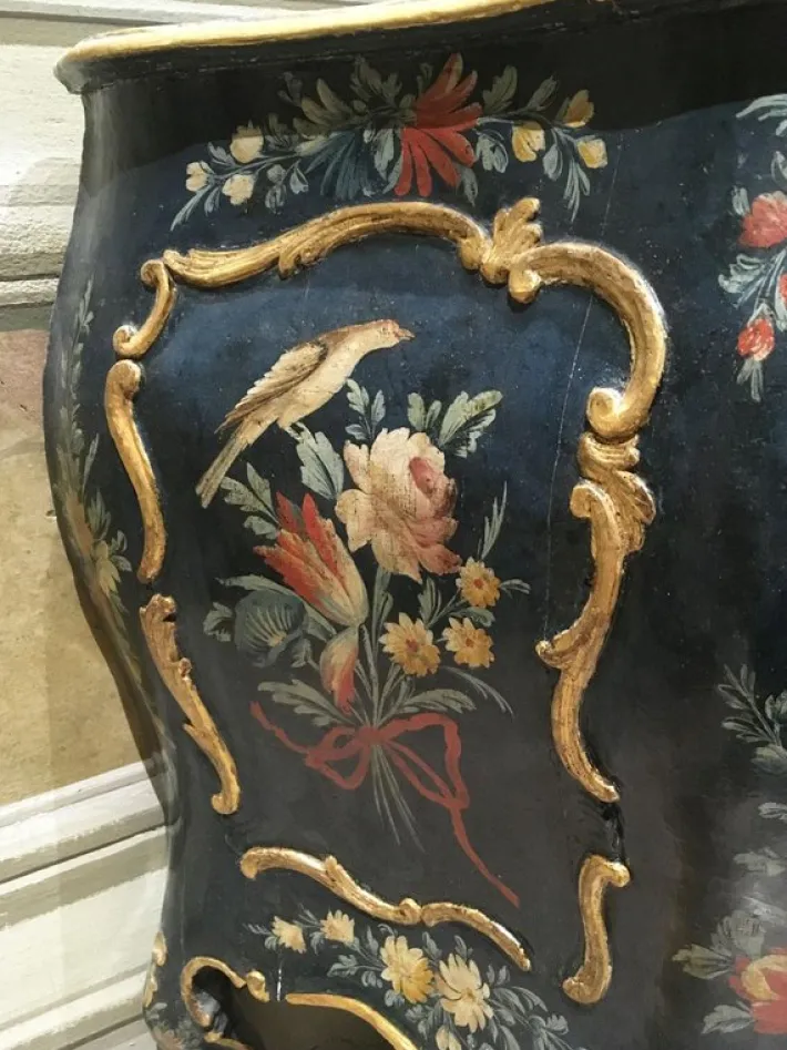 Pamono Venezian Wooden Green Lacquered Commode with Fantasy Birds and Flowers, 1750 Clearance