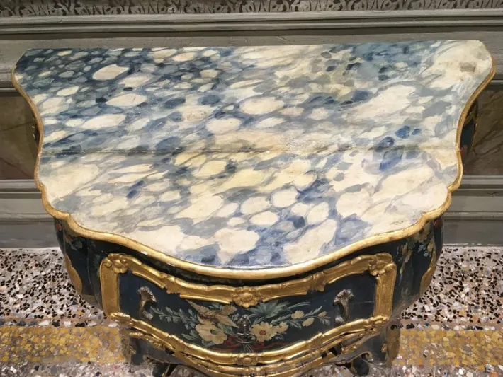 Pamono Venezian Wooden Green Lacquered Commode with Fantasy Birds and Flowers, 1750 Clearance