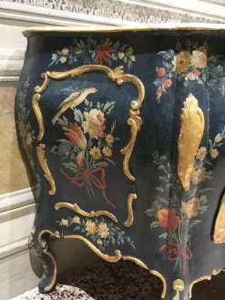 Pamono Venezian Wooden Green Lacquered Commode with Fantasy Birds and Flowers, 1750 Clearance