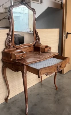 Pamono Victorian Carved Mahogany Dresser Table with Attached Mirror, 1850 Sale