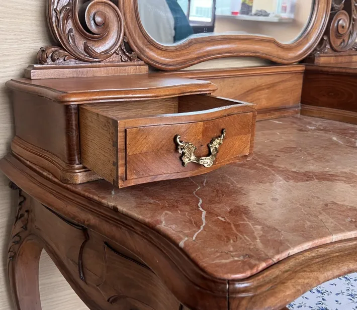 Pamono Victorian Carved Mahogany Dresser Table with Attached Mirror, 1850 Sale