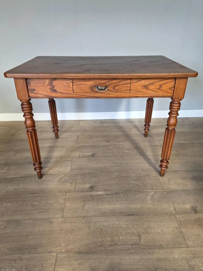 Pamono Victorian Country Elm Side Table