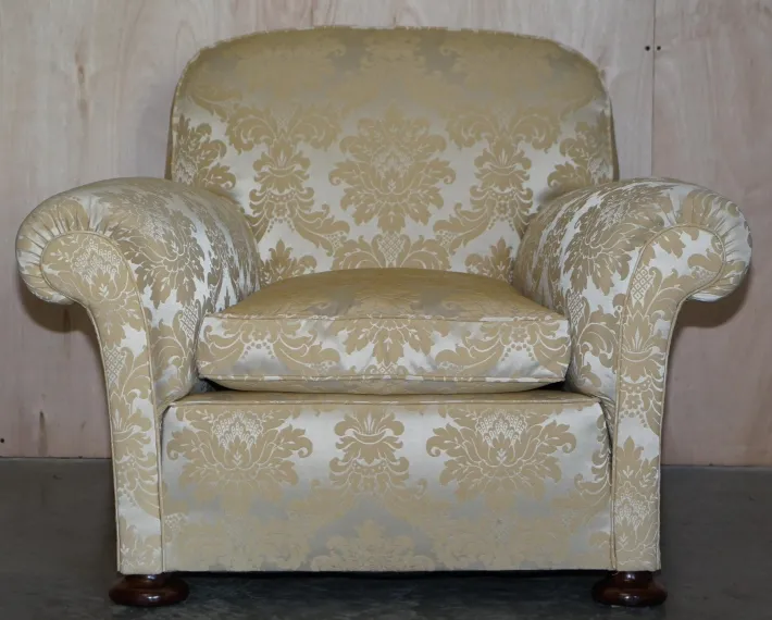 Pamono Victorian Damask Upholstery Sofa & Armchair Club Suite with Turned Bun Feet, Set of 3 Sale