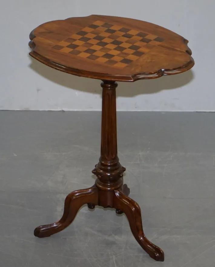 Pamono Victorian Inlaid Walnut & Hardwood Chess Table with Ornate Legs, 1880s Sale