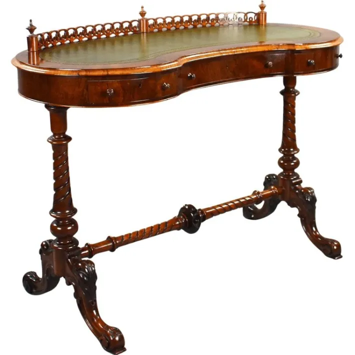 Pamono Victorian Kidney Shaped Writing Table in Rosewood, 1860 Clearance