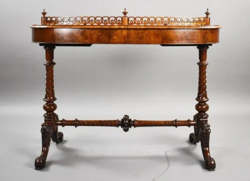Pamono Victorian Kidney Shaped Writing Table in Rosewood, 1860 Clearance