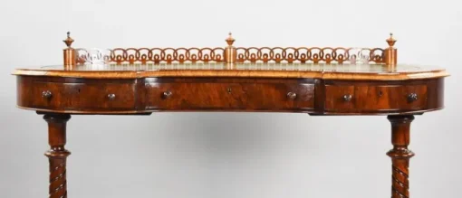 Pamono Victorian Kidney Shaped Writing Table in Rosewood, 1860 Clearance