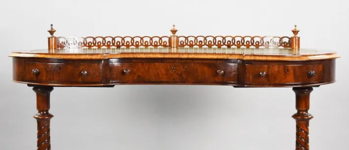 Pamono Victorian Kidney Shaped Writing Table in Rosewood, 1860 Clearance
