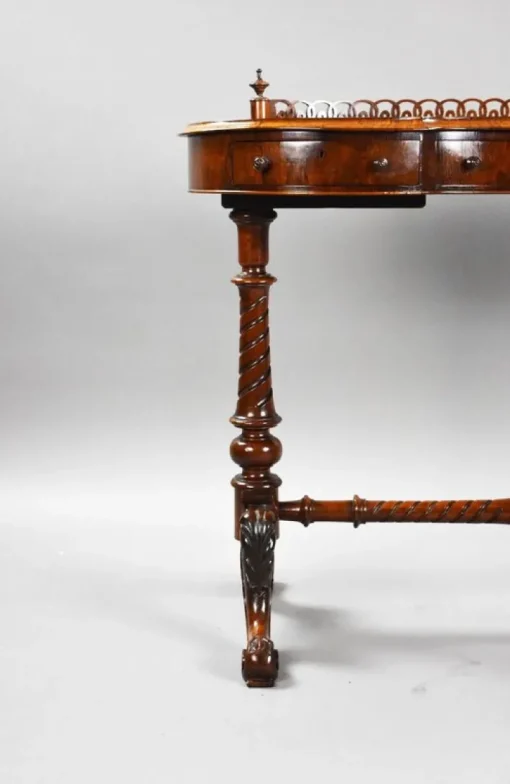 Pamono Victorian Kidney Shaped Writing Table in Rosewood, 1860 Clearance