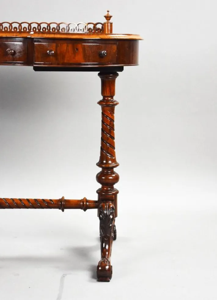 Pamono Victorian Kidney Shaped Writing Table in Rosewood, 1860 Clearance
