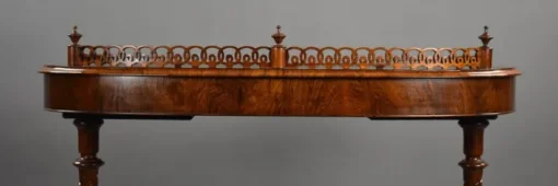 Pamono Victorian Kidney Shaped Writing Table in Rosewood, 1860 Clearance