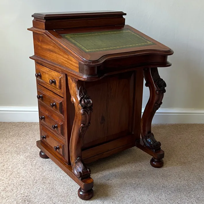 Pamono Victorian Mahogany Davenport Desk with Leather Writing Surface and Carved Floral Rosettes, England, 1850s Sale