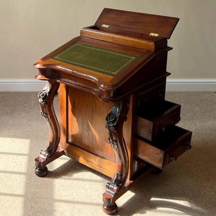 Pamono Victorian Mahogany Davenport Desk with Leather Writing Surface and Carved Floral Rosettes, England, 1850s Sale