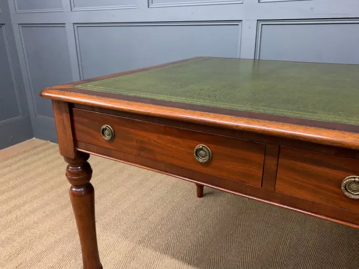 Pamono Victorian Mahogany 6-Drawer Writing Table, 1880s Clearance
