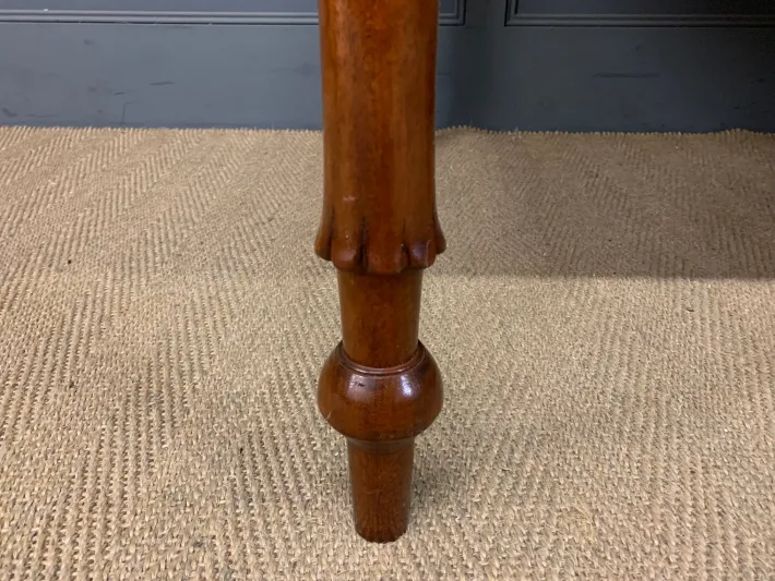 Pamono Victorian Mahogany 6-Drawer Writing Table, 1880s Clearance