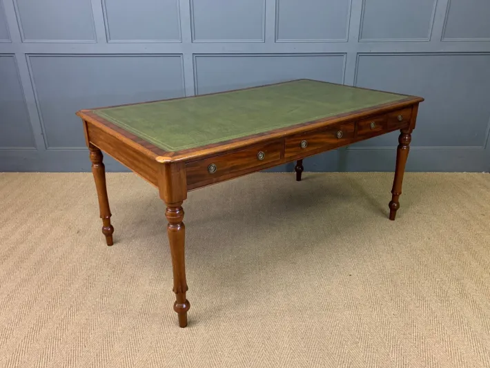 Pamono Victorian Mahogany 6-Drawer Writing Table, 1880s Clearance