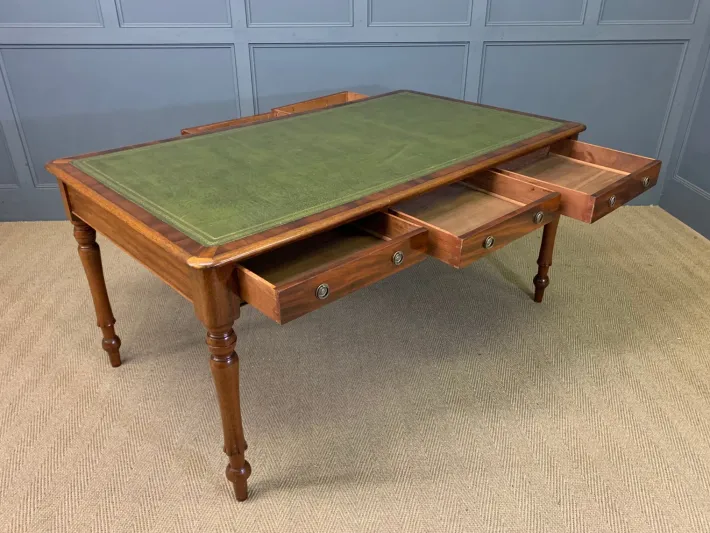 Pamono Victorian Mahogany 6-Drawer Writing Table, 1880s Clearance