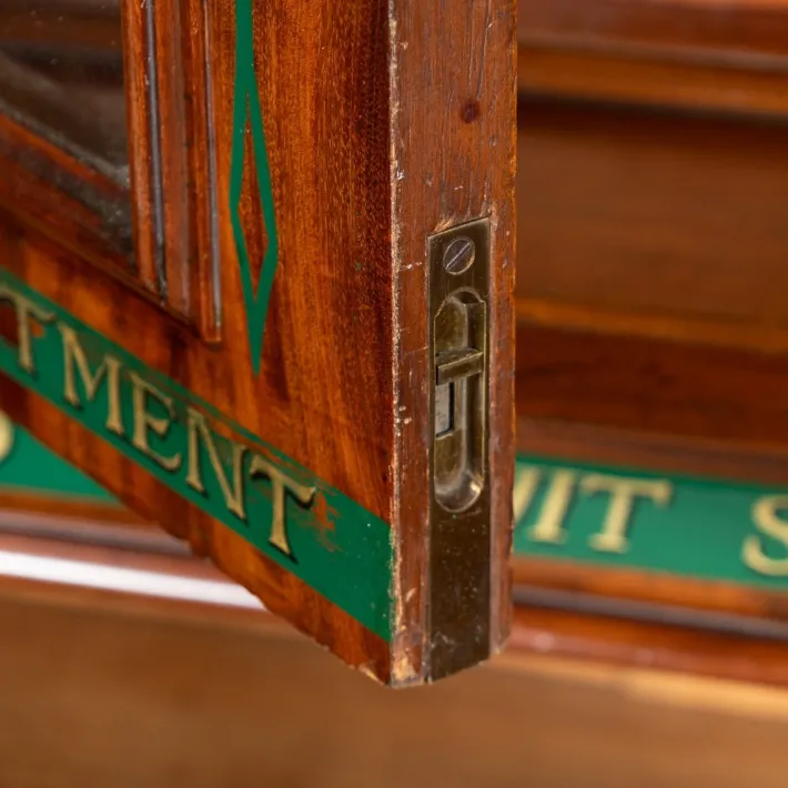 Pamono Victorian Mahogany Gun Shop Display Cabinet, 1880s Outlet