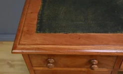 Pamono Victorian Mahogany Pedestal Desk, England, Late 19th Century Hot