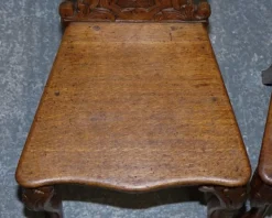 Pamono Victorian Oak Carved Hallway Chairs with Lion Paw Feet, Set of 2 Hot