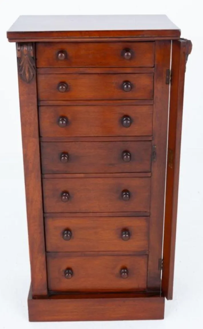 Pamono Victorian Wellington Campaign Chest, 1860s