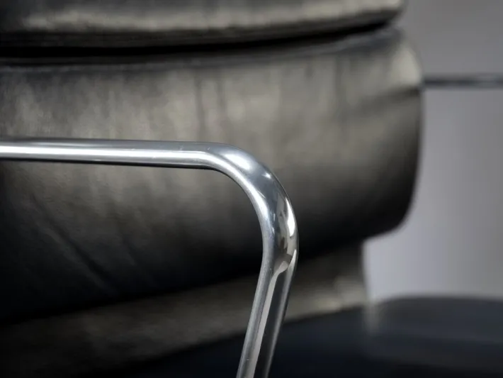 Pamono Vintage Adjustable Ea217 Soft Padded Desk Chair in Black Leather by Charles & Ray Eames for Vitra, 1990s Outlet