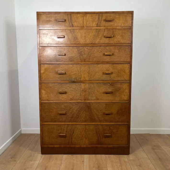 Pamono Vintage Art Deco Chest of Drawers in Flamed Walnut, 1930s Outlet