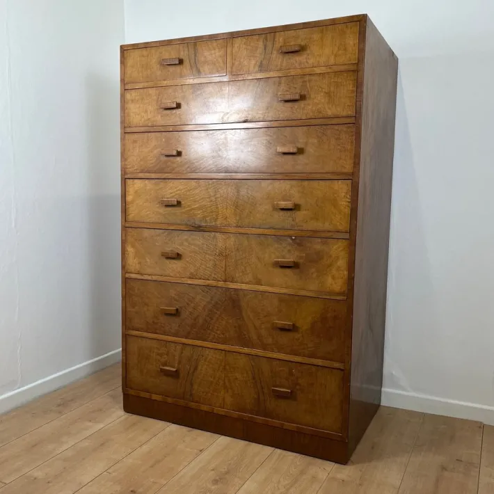Pamono Vintage Art Deco Chest of Drawers in Flamed Walnut, 1930s Outlet
