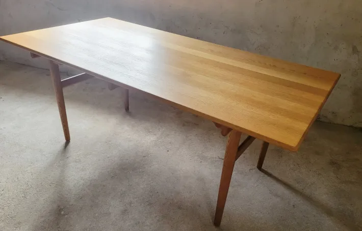 Pamono Vintage AT327 Dining Table in Oak by Hans J. Wegner for Andreas Tuck, 1967 Hot