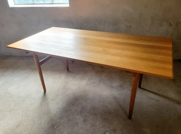 Pamono Vintage AT327 Dining Table in Oak by Hans J. Wegner for Andreas Tuck, 1967 Hot