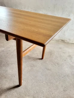 Pamono Vintage AT327 Dining Table in Oak by Hans J. Wegner for Andreas Tuck, 1967 Hot