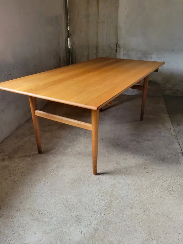 Pamono Vintage AT327 Dining Table in Oak by Hans J. Wegner for Andreas Tuck, 1967 Hot