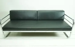 Pamono Vintage Bauhaus Sofa Daybed in Black Leather by Robert Slezak, 1930s