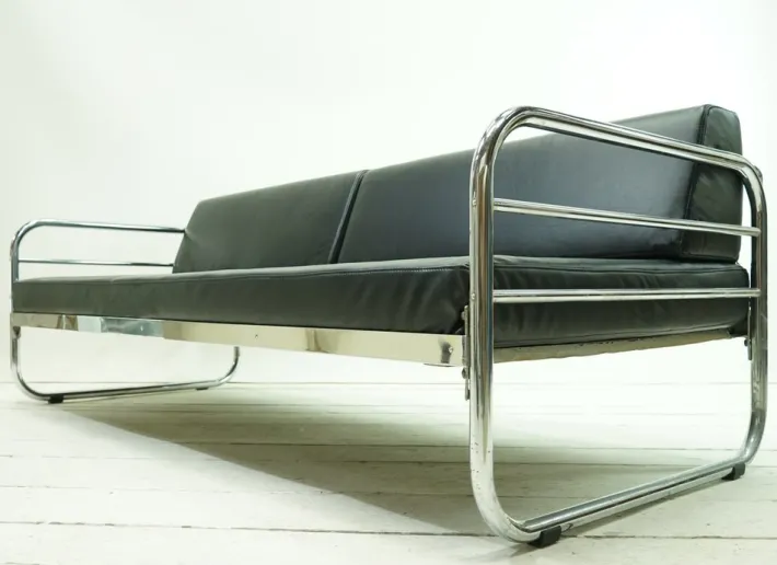Pamono Vintage Bauhaus Sofa Daybed in Black Leather by Robert Slezak, 1930s