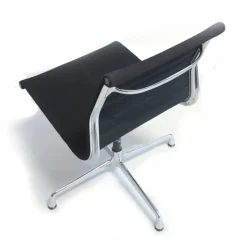 Pamono Vintage Black Swivel Chair by Charles & Ray Eames for Vitra Outlet