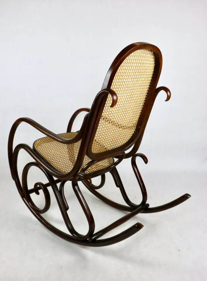 Pamono Vintage Brown Rocking Chair by Michael Thonet Outlet