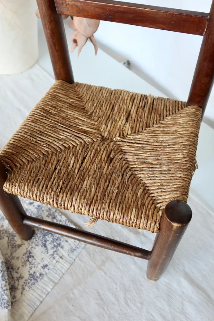 Pamono Vintage Children's Chair in Dark Wood with Woven Straw Seat, 1980s Discount