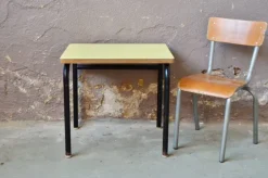 Pamono Vintage Children's Desk and Chair, Set of 2 Best