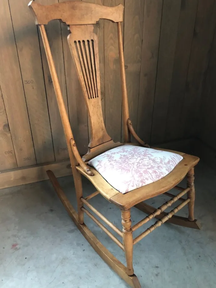 Pamono Vintage Children's Rocking Chair from The King Spring Best