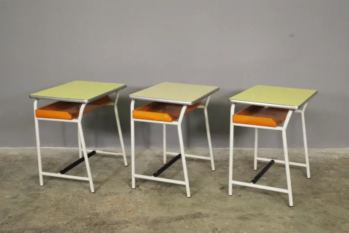 Pamono Vintage Children's School Desks, 1960s, Set of 3 Hot
