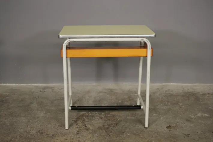 Pamono Vintage Children's School Desks, 1960s, Set of 3 Hot