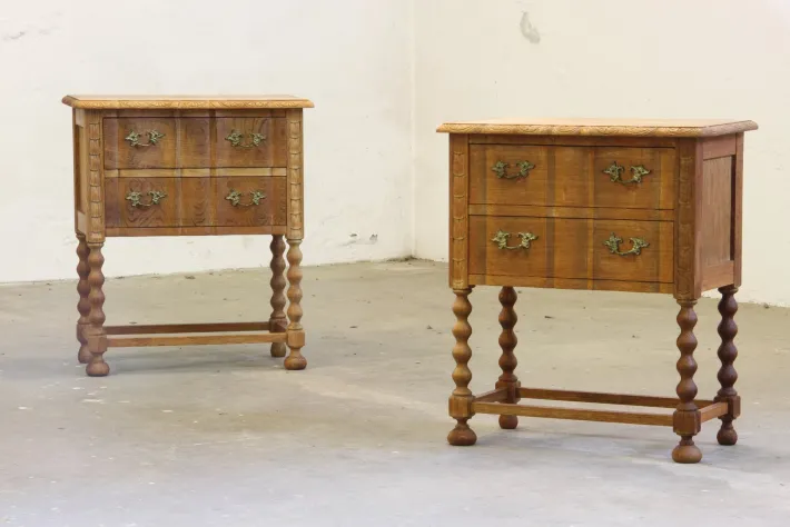 Pamono Vintage Danish Modern Oak Nightstands by Henning Kjærnulf, 1960s, Set of 2 Hot
