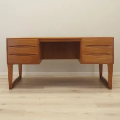 Pamono Vintage Danish Oak Desk by Christian Møller, 1960s Clearance