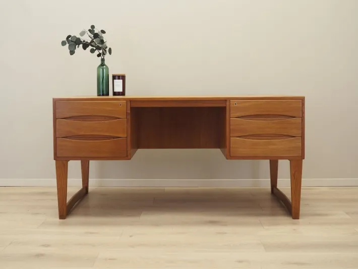 Pamono Vintage Danish Oak Desk by Christian Møller, 1960s Clearance
