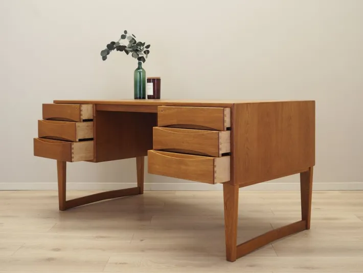 Pamono Vintage Danish Oak Desk by Christian Møller, 1960s Clearance
