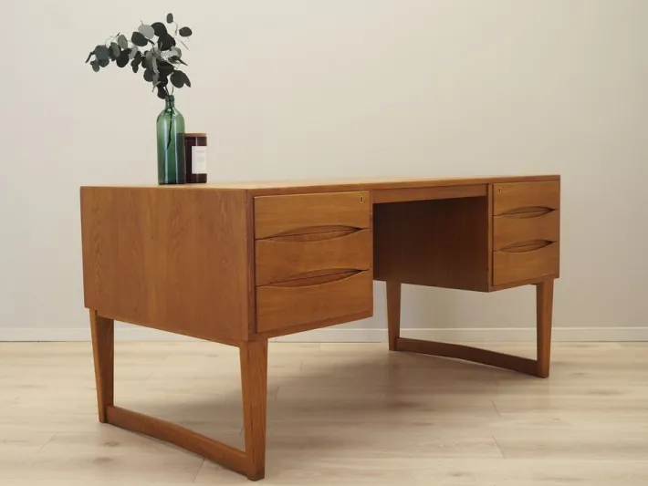 Pamono Vintage Danish Oak Desk by Christian Møller, 1960s Clearance