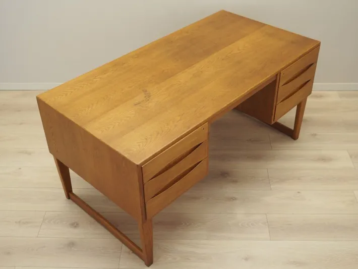 Pamono Vintage Danish Oak Desk by Christian Møller, 1960s Clearance