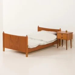 Pamono Vintage Danish Teak Children's Bed, 1960s Online